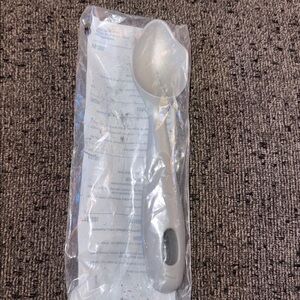 Pampered Chef ice cream scooper new